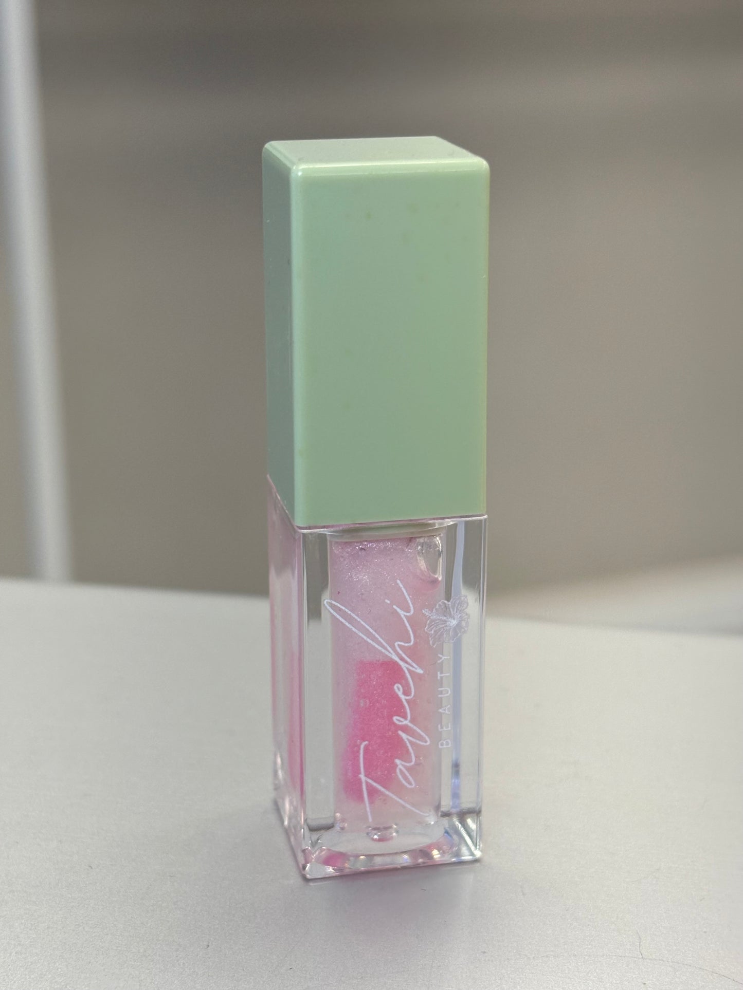 Carnation lip oil