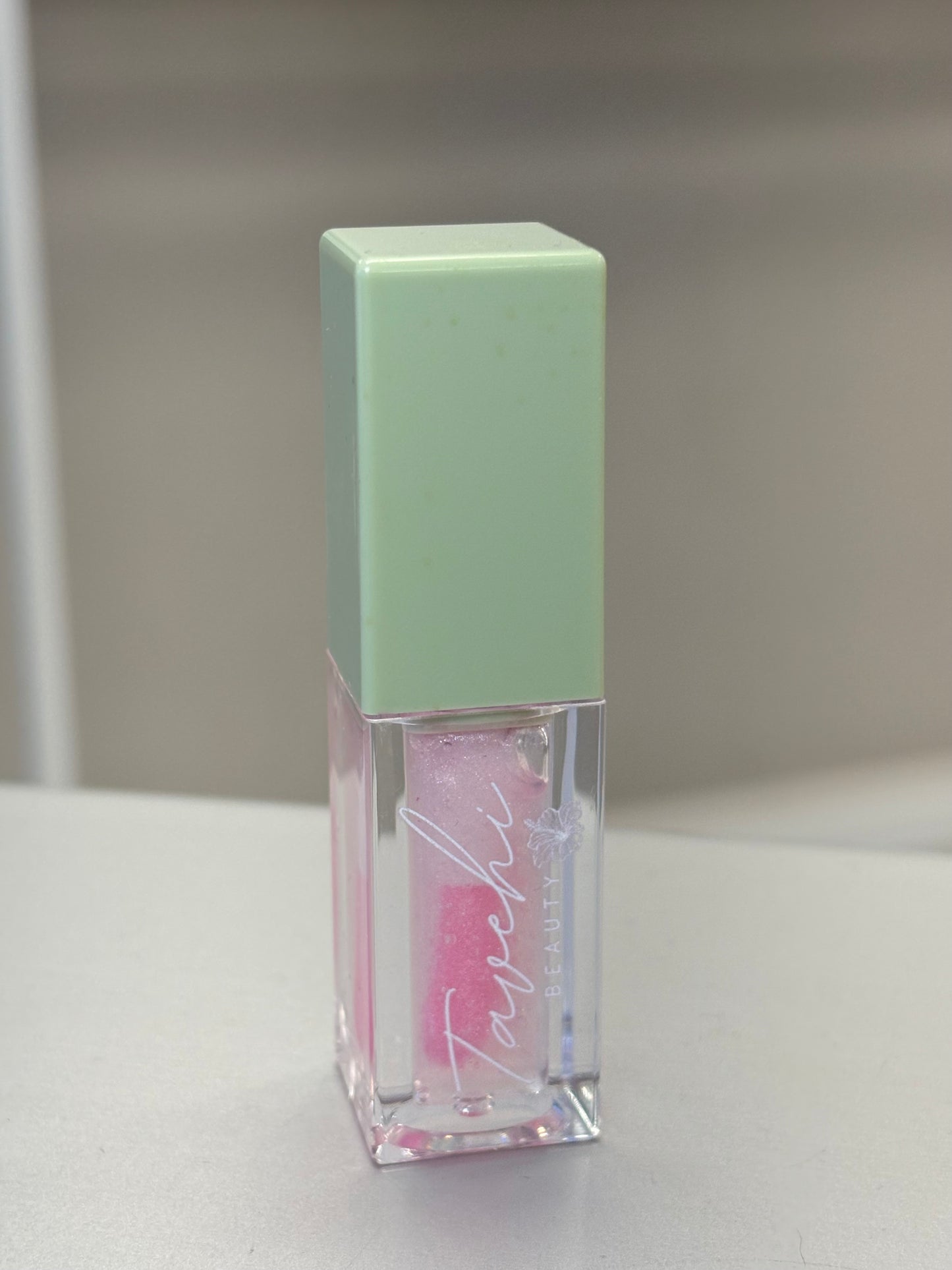 Carnation lip oil